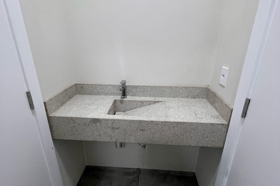 WhatsApp Image 2025-05-11 at 21.01.41 (1)