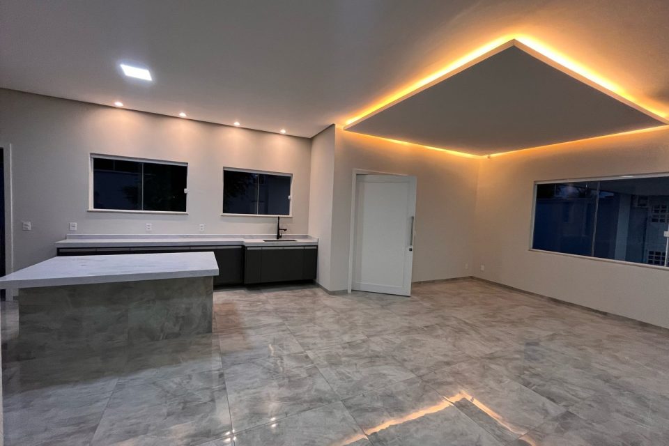 WhatsApp Image 2025-05-11 at 21.05.39 (1)