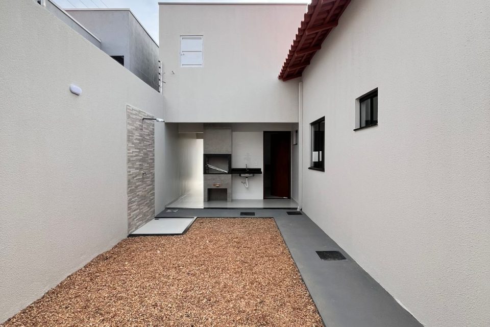 WhatsApp Image 2025-08-13 at 16.53.41 (2)