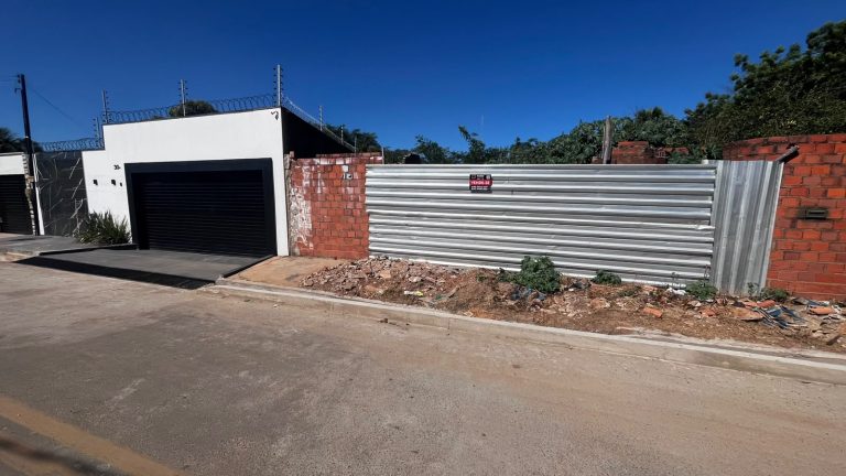 Terreno á venda Bairro Manoel Novo